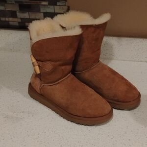 UGG Brown Shearling Winter Boots
